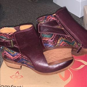 Comfortiva size 9 women boots. Never worn.